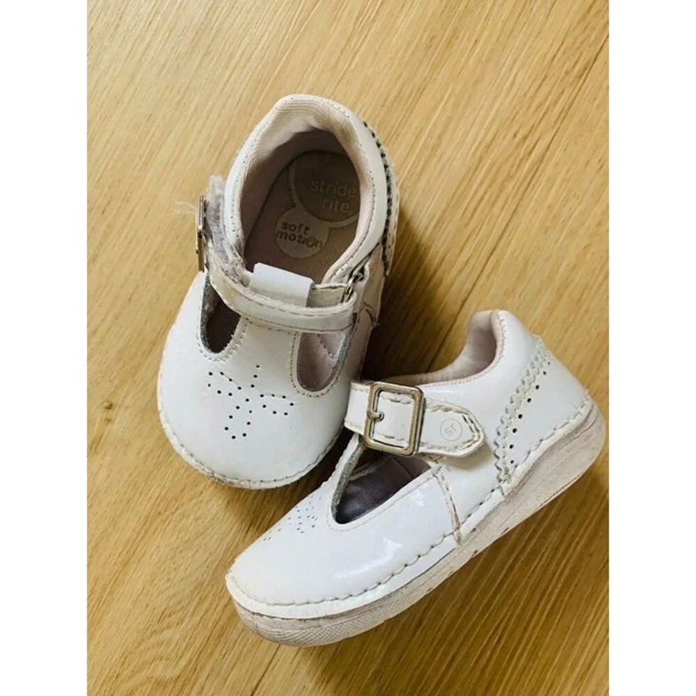 baby mary jane shoes STRIDE RITE size 3.5